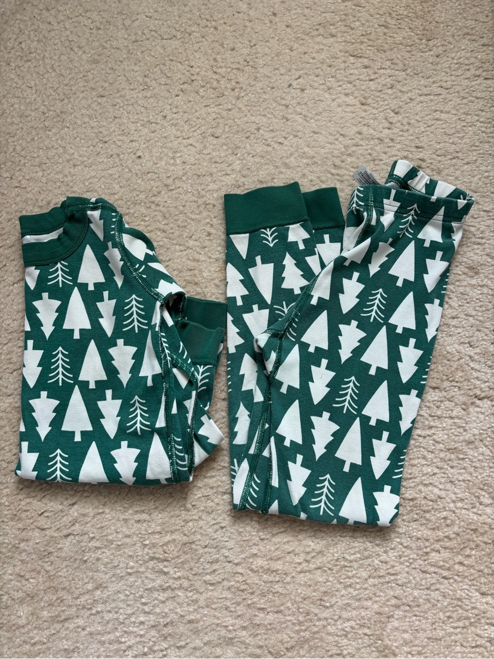 Size 8 Hanna Andersson Christmas Tree Pajama Set